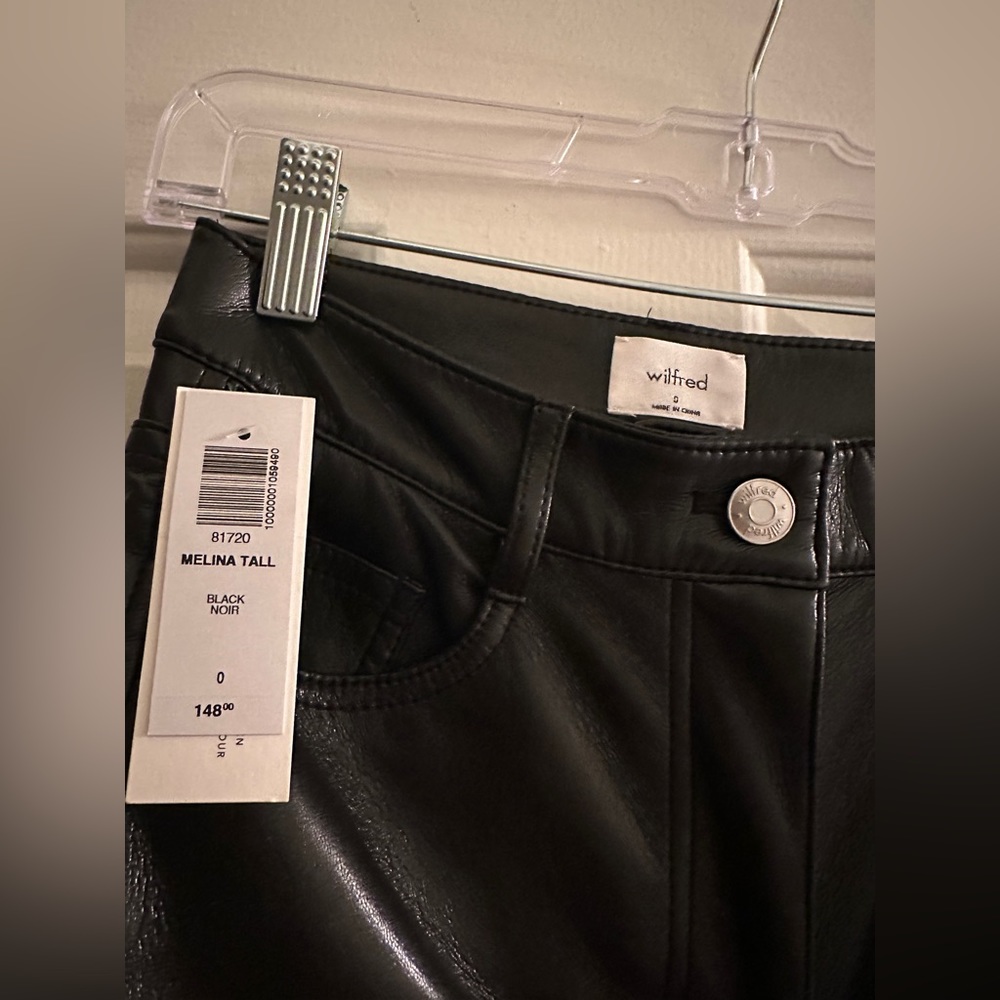 Never worn Wilfred Melina tall pants in black.